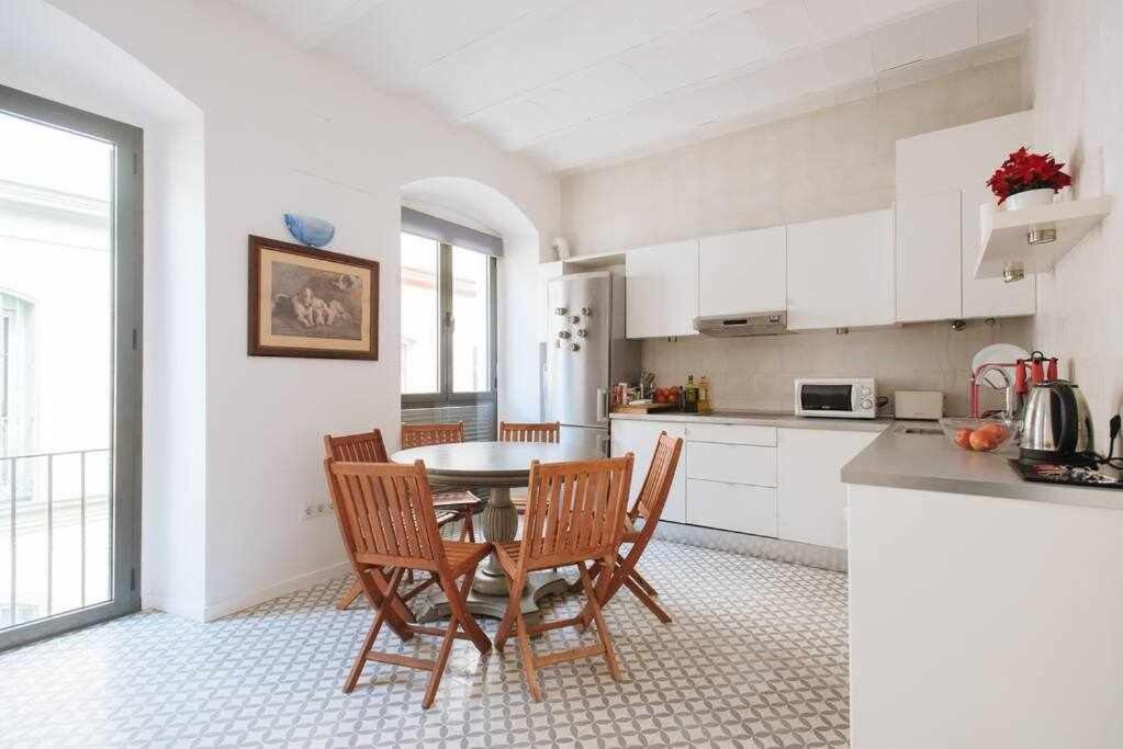 סביליה Apartamento Con Parking Jesus Del Gran Poder מראה חיצוני תמונה
